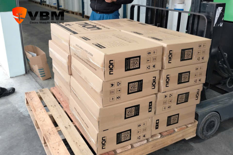 Đèn bắt côn trùng