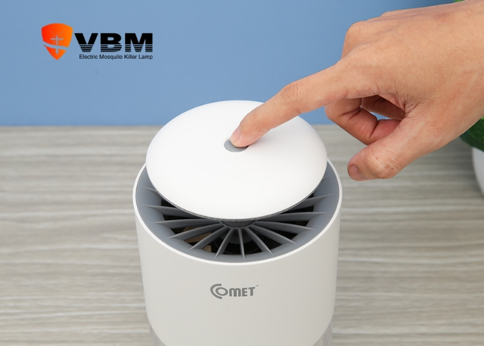 Đèn bắt muỗi Comet CM078