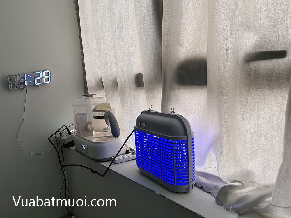 Nion CN100 Pro – đèn bắt muỗi thông minh hiệu quả cho căn hộ cao tầng