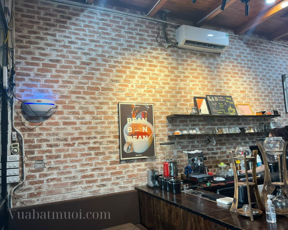 Đèn bắt muỗi bẫy dính Nion có đem lại hiệu quả cho quán cà phê tại Hà Nội