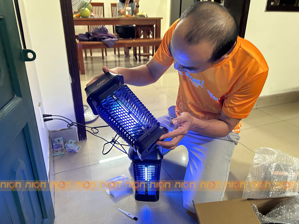 den bat muoi nion gd20 6 Bắt muỗi