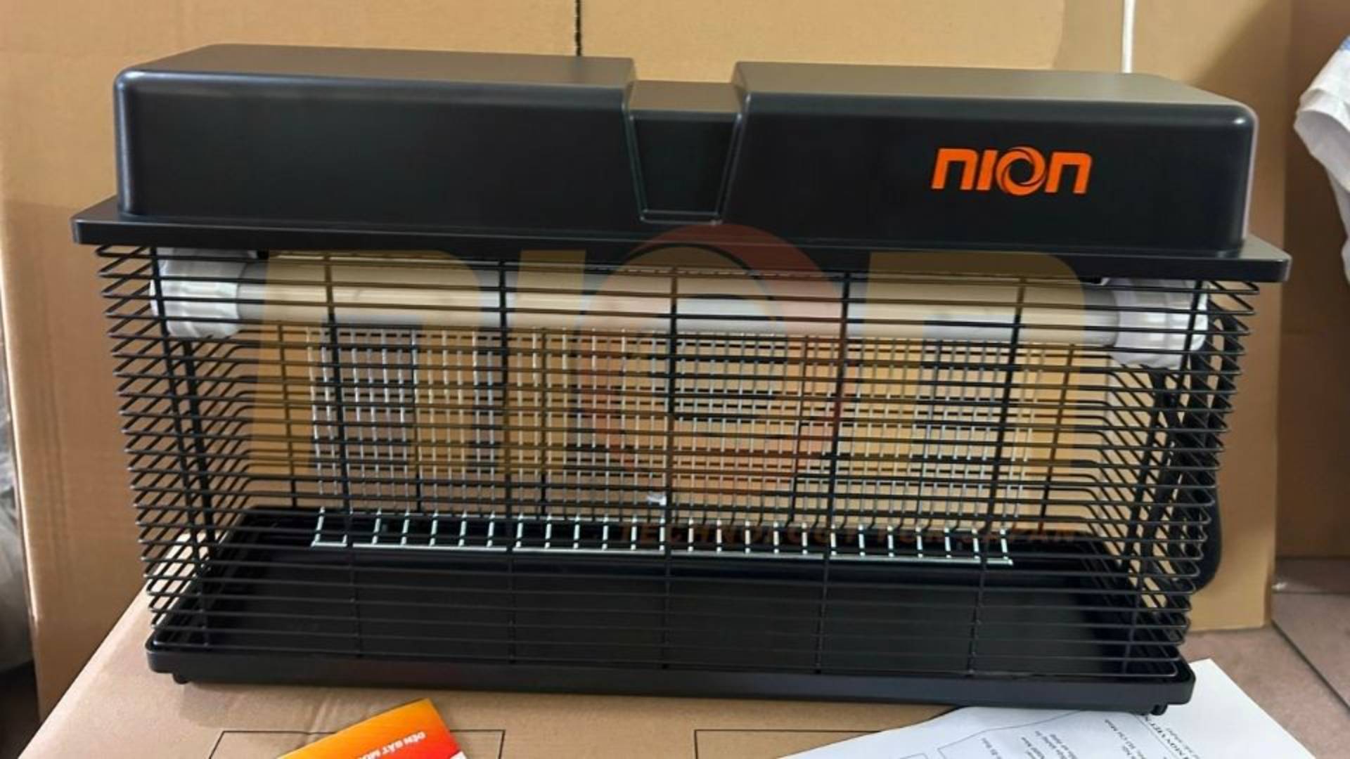 Máy bắt muỗi công nghiệp CN30 là sản phẩm được tin tưởng bởi nhà phân phối